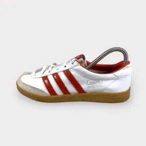 Adidas Universal -