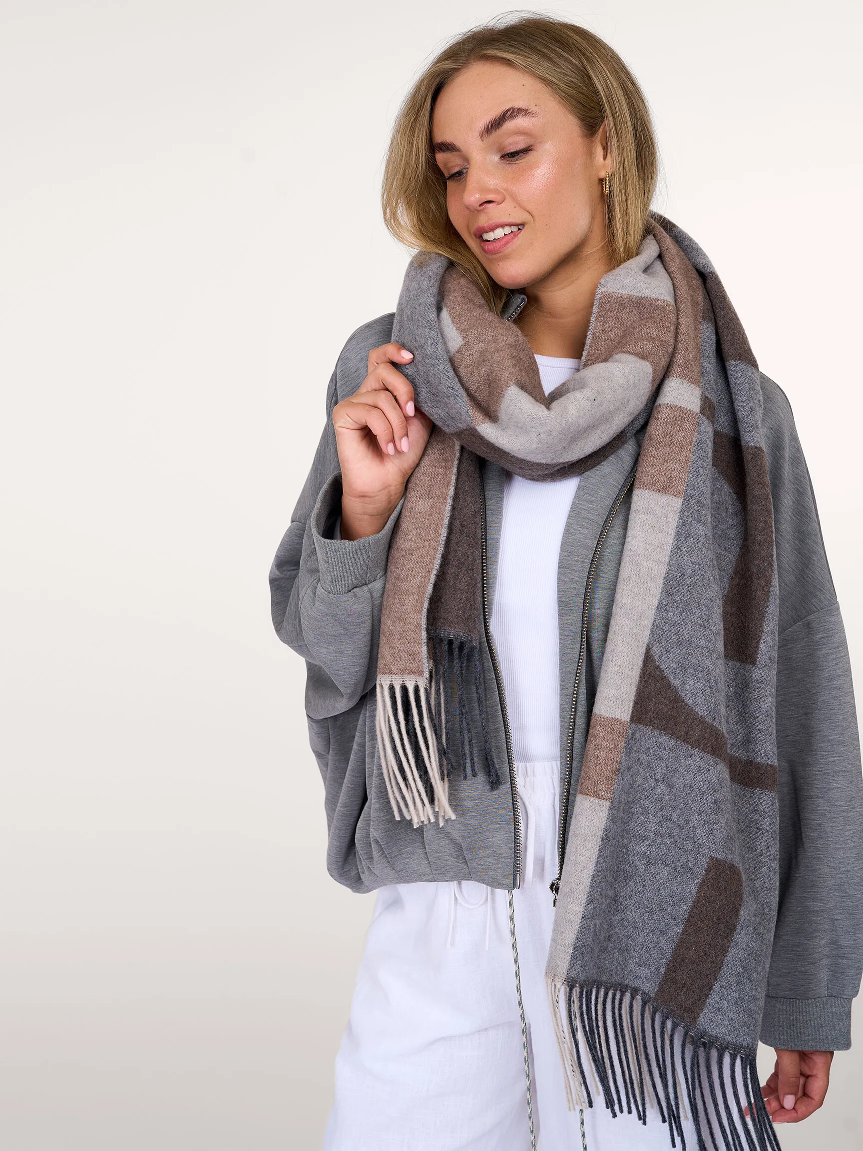 Bellerose Myleb, wolmix sjaal met dessin