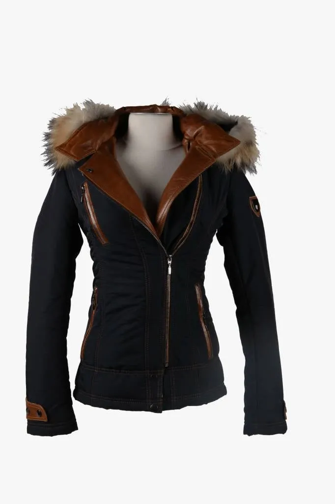 Dames winterjas met Bontkraag zwart Bella. 