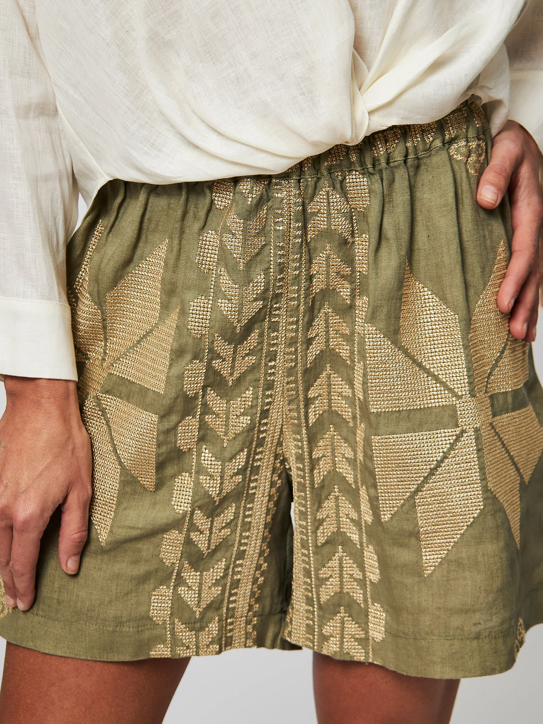 Greek Archaic Kori Linen shorts with embroidery