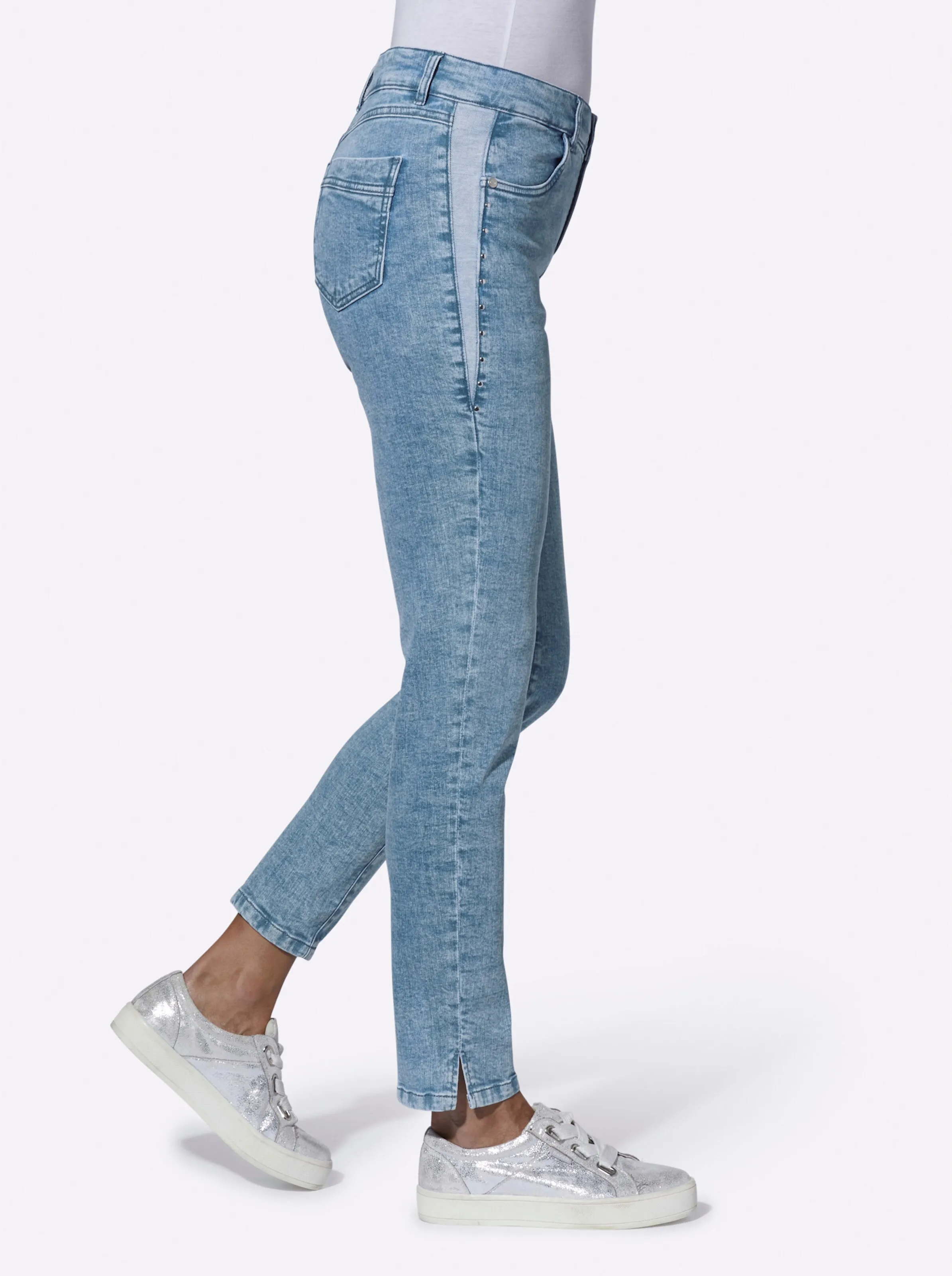 Jeans met sierstuds opzij