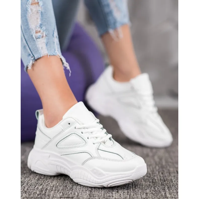 KLASSIEKE WITTE MCKEYLORSNEAKERS