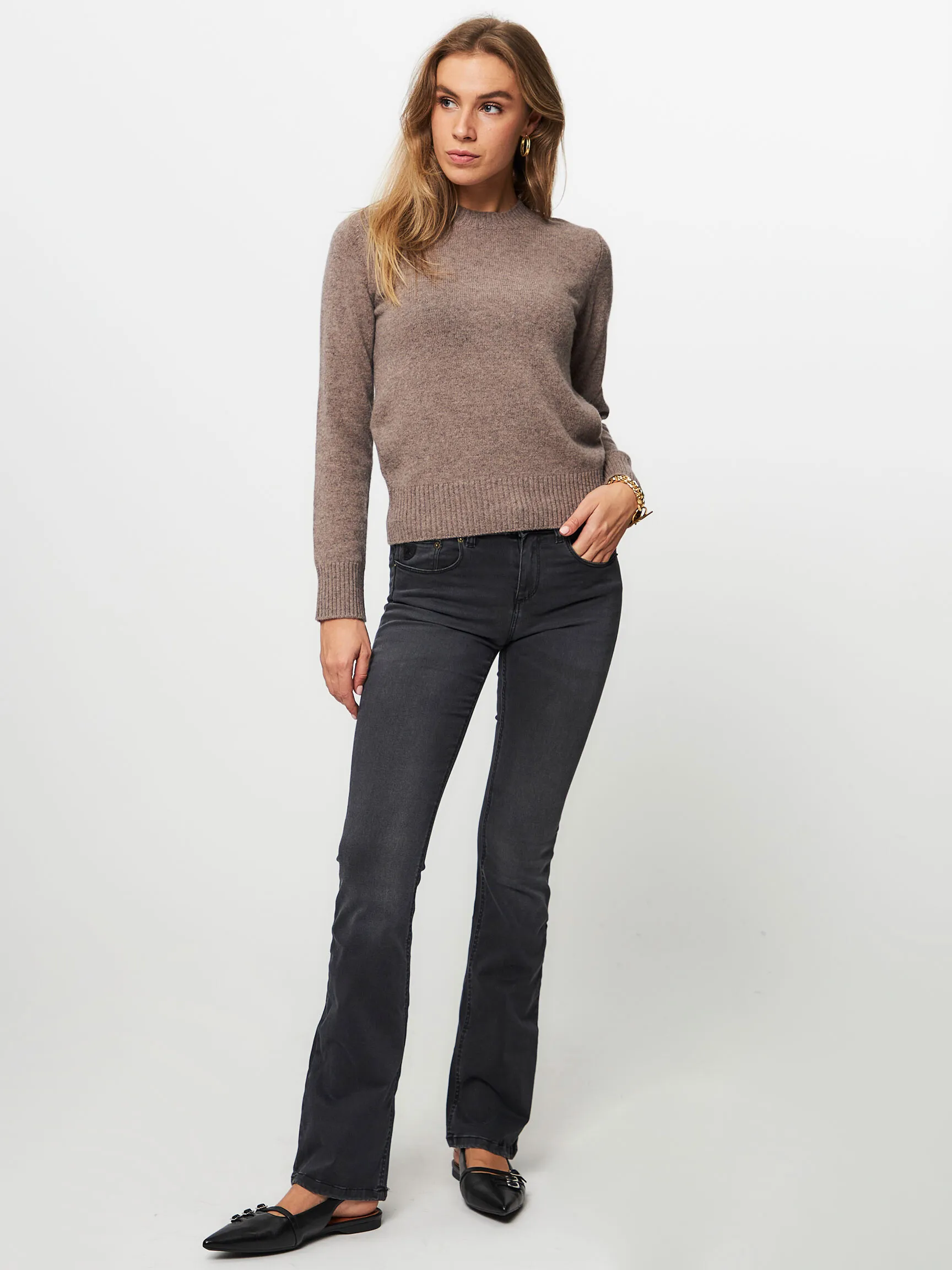 Lois Melrose, mid waist bootcut jeans