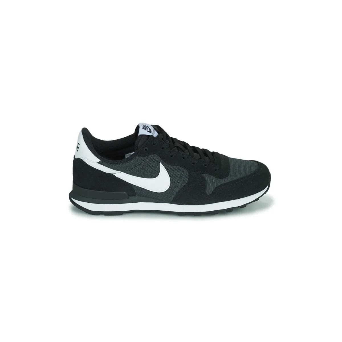 W NIKE INTERNATIONALIST