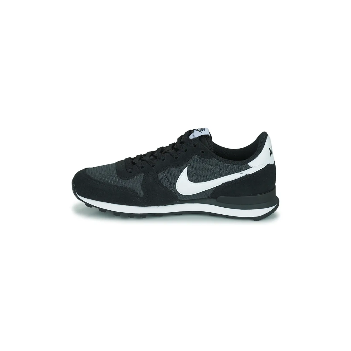 W NIKE INTERNATIONALIST